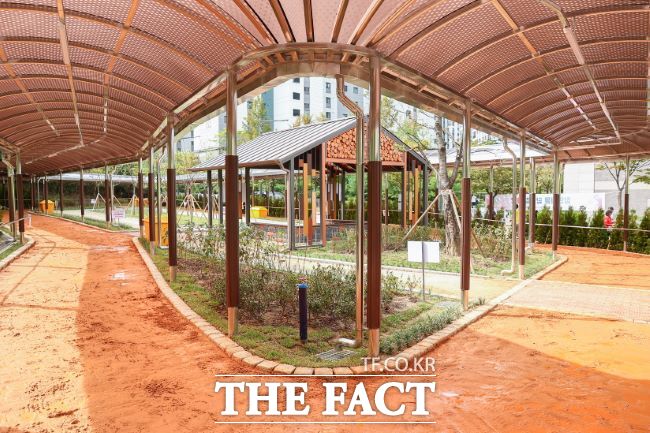 장안마을 황톳길 전경./의왕시