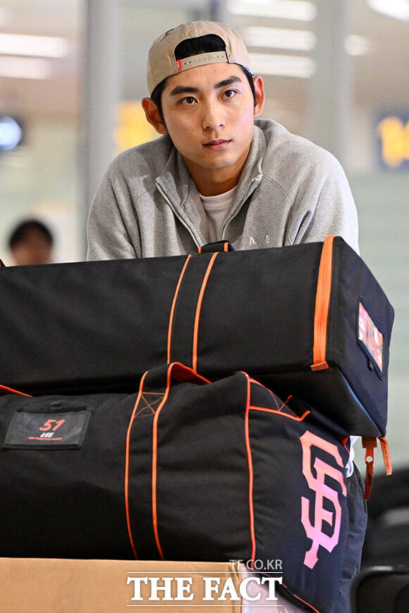 MLB 두 번째 시즌 마치고 귀국한 바람의 손자 이정후.