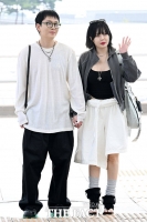 현아-용준형 '손 꼭 잡고 다정한 출국' [포토]