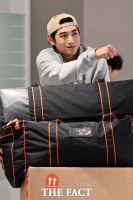  풀타임 시즌 마치고 웃으며 귀국하는 이정후 [포토]