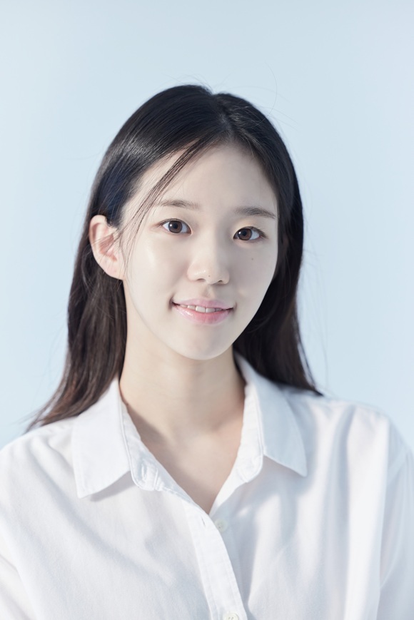 배우 이소이가 최근 서울 마포구 상암동 <더팩트> 사옥에서 취재진과 만나 넷플릭스 오리지널 시리즈 애마(감독 이해영)와 넷플릭스 오리지널 영화 고백의 역사(감독 남궁선) 공개 기념 인터뷰를 진행했다. /사람엔터테인먼트