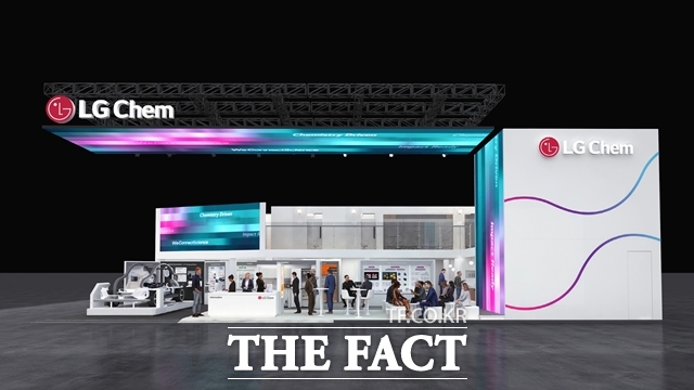 LG화학이 유럽 최대 플라스틱 전시회서 다양한 혁신소재 솔루션을 선보이며 글로벌 고객 사로잡기에 나선다. LG화학 전시부스 조감도. /LG화학