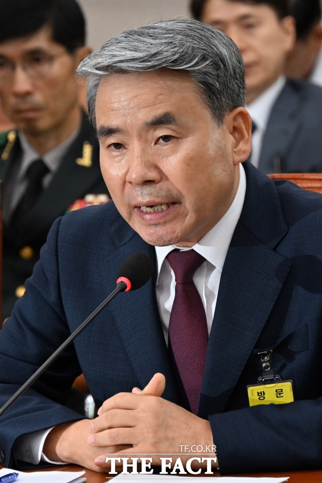 이종섭 전 국방부 장관이 19일 오전 서울 여의도 국회 법제사법위원회에서 열린 윤석열 대통령 탄핵소추안 발의 요청 청원 청문회에 증인 출석해 의원 질의에 답변하고 있다. /국회=남윤호 기자