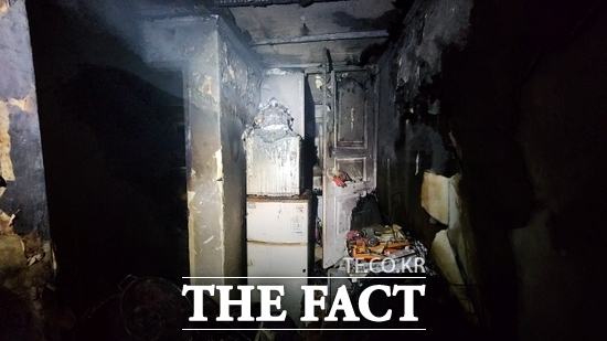 1일 새벽시간에 화재가 발생한 경기 구리시 교문동 한 다가구주택의 화재 진압 후 내부 모습. /경기북부소방재난본부