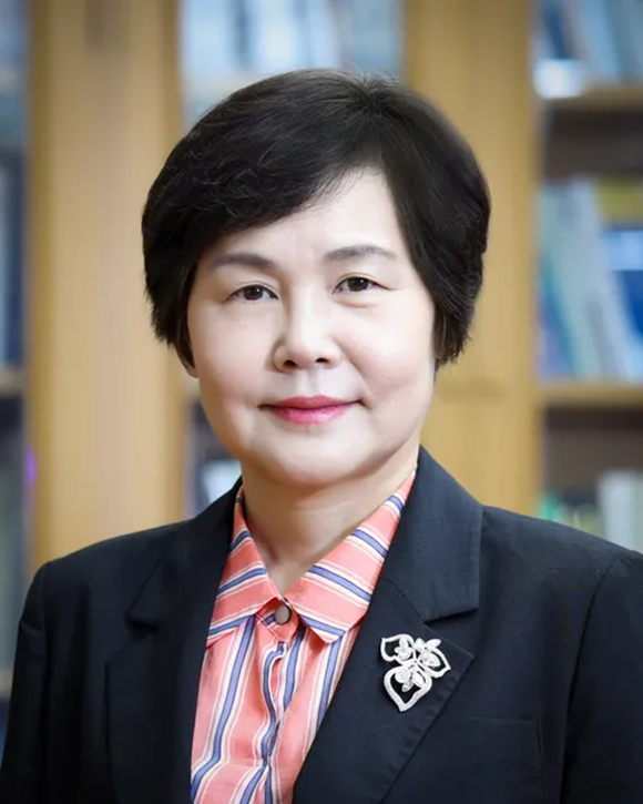 롯데지주가 1일 박정화 전 대법관을 컴플라이언스위원회 신임 위원장으로 선임했다. /롯데지주