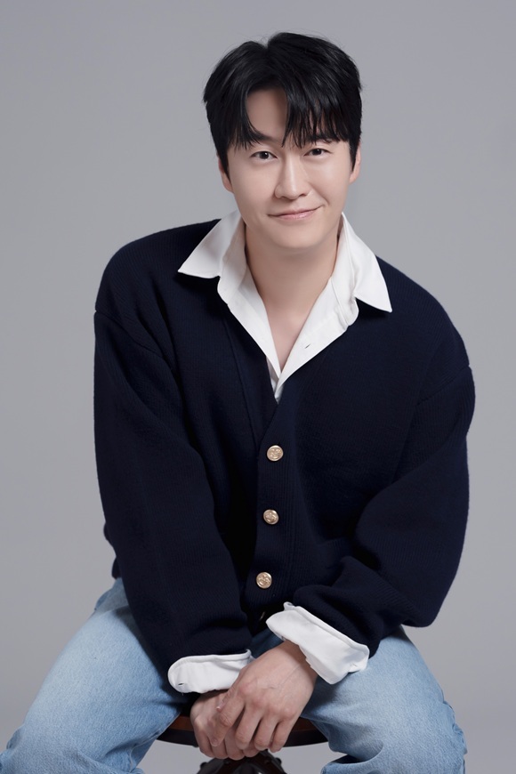 배우 오의식이 최근 서울 강남구 한 카페에서 <더팩트>와 만나 tvN 토일드라마 폭군의 셰프 종영 기념 인터뷰를 진행했다. /하이지음스튜디오