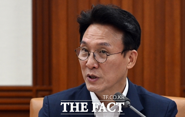 김민석 국무총리는 1일 추석 연휴를 앞두고 순천향대 천안병원을 찾아 응급실이 차질 없이 운영될 수 있도록 정부도 필요한 지원을 다하겠다고 밝혔다. /임영무 기자