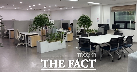 경기도일자리재단이 운영하는 1인 창조기업 지원센터 사무실 모습. /경기도일자리재단