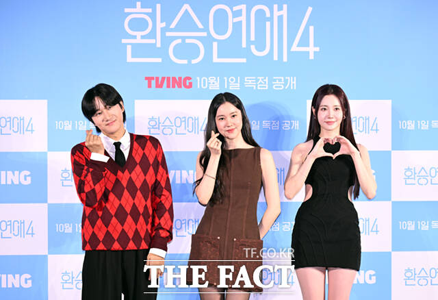 이용진 김예원 유라(왼쪽부터)가 MC를 맡은 환승연애4는 다양한 이유로 이별한 커플들이 한 집에 모여 지나간 연애를 되짚고 새로운 인연을 마주하며 자신만의 사랑을 찾아가는 연애 리얼리티 프로그램이다. /이새롬 기자