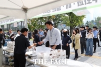  영암군, 국회서 '무화과·배·멜론 직거래 행사' 성료