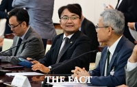 국가기간 전력망 확충위원회 회의 참석하는 김광용 재난안전관리본부장 [포토]