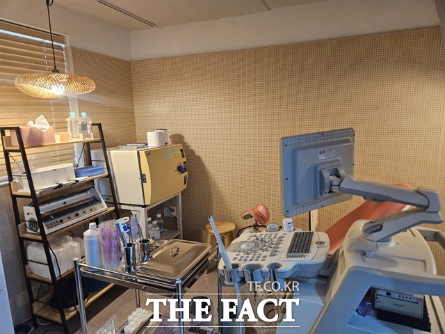 나는봄은 아이들의 건강과 안전을 지키기 위해 진료와 상담을 병행하는 체계를 유지할 계획이다. 나는봄 내부 진료실./설상미 기자