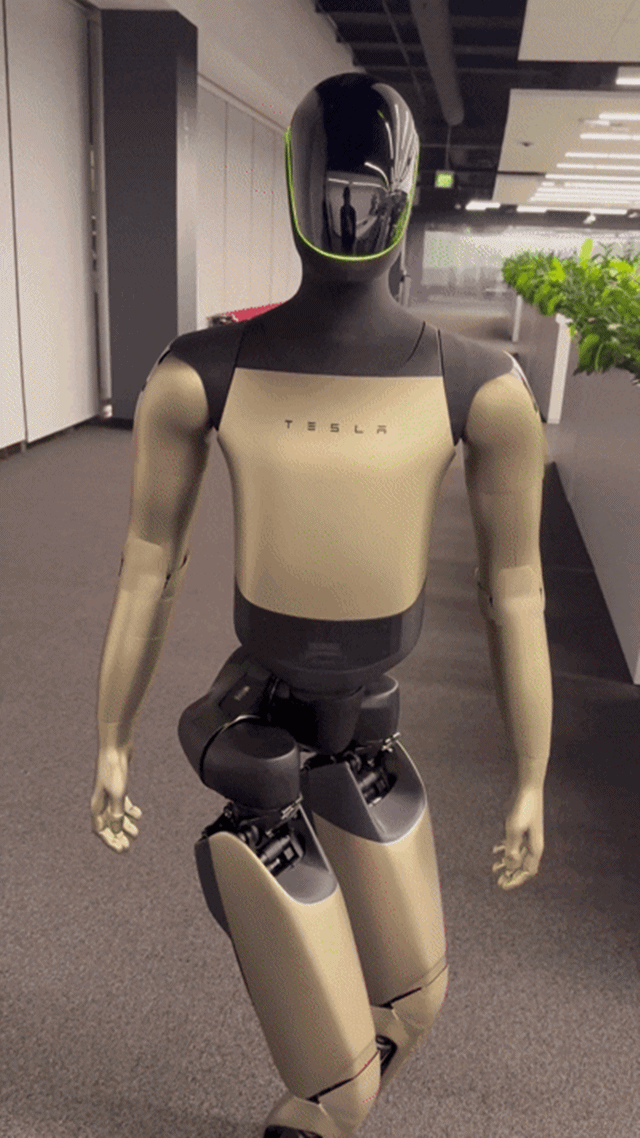 테슬라의 휴머노이드 로봇 옵티머스. /세일즈포스 CEO 마크 베니오프 엑스·뉴시스