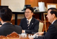  김민석, 경제·과기 부총리와 첫 '3+α 회의'…내각 통할 논의