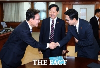  김민석 국무총리, 구윤철·배경훈 부총리와 첫 회의 [포토]
