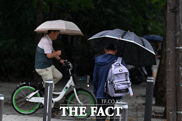今日の天気  추석の連休2日目は全国的に曇り時々雨模様