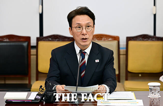 김민석 국무총리가 3일 서울 종로구 세종문화회관에서 열린 개천절 경축식에 참석해 축사를 전했다./임영무 기자