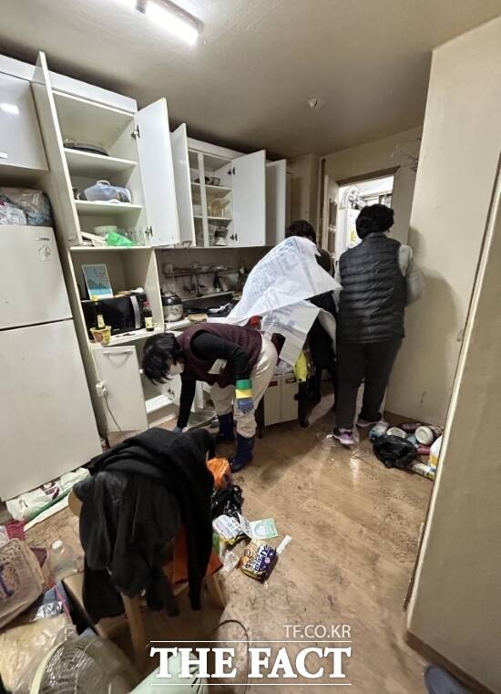 고립이 심각한 청년일수록 스스로 도움을 요청하지 않아 기존 복지체계만으로 이들을 발굴하기엔 역부족이다. 사진은 기사 내용과 직접적인 관련이 없음./더팩트 DB