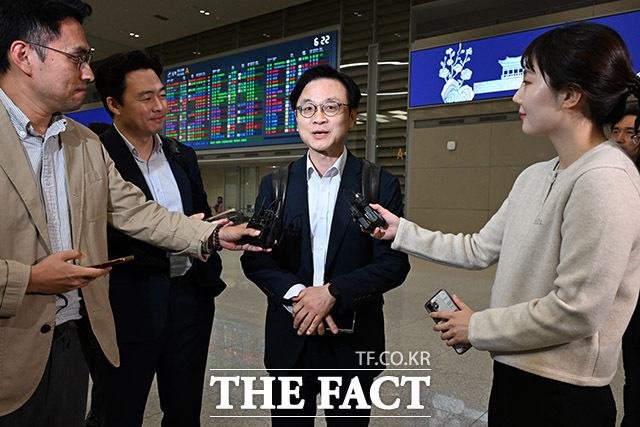 한미 관세협상 후속 협의 마친 뒤 귀국한 김 장관.