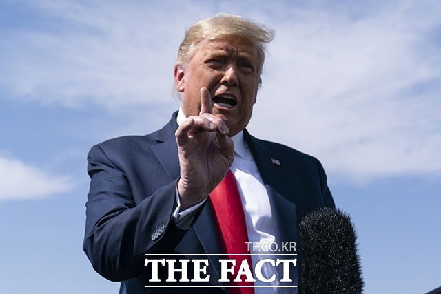 트럼프 미국 대통령이 중대형 트럭에 관세를 예고했다. /AP.뉴시스