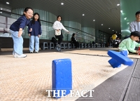  재밌는 '비석치기' [포토]
