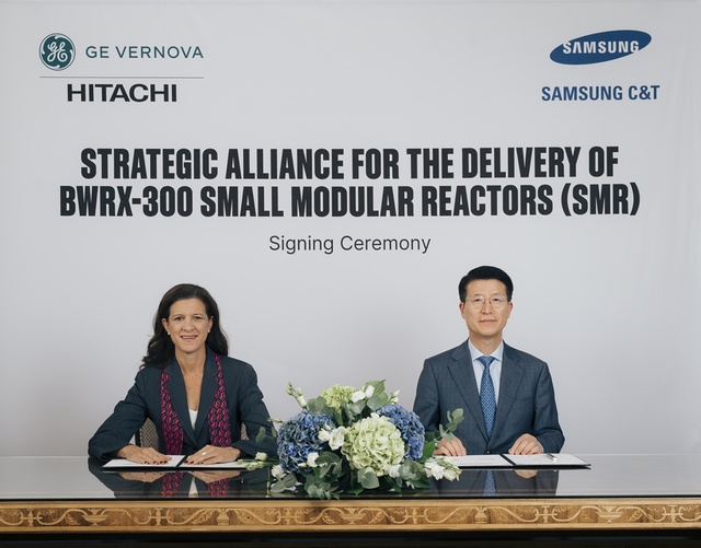 삼성물산은 지난 6일 스웨덴 스톨홀름에서 GE Vernova Hitachi Nuclear Energy(이하 GVH)와 유럽·동남아·중동 지역의 SMR 전략적 파트너십을 체결했다고 9일 밝혔다. 사진 왼쪽부터 GE Vernova 전력 부문 CEO 마비 징고니 사장, 삼성물산 오세철 대표이사 사장. /삼성물산