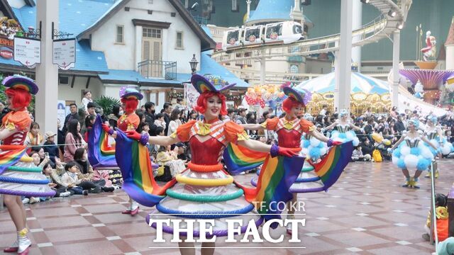 롯데월드 퍼레이드 사진./광주 동구