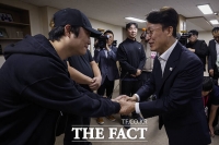  김민석 국무총리, 인력사무소 직원 격려 [포토]