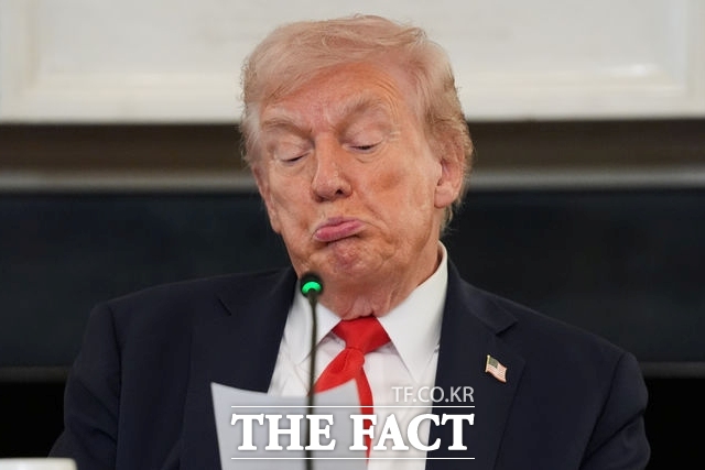 트럼프 대통령이 10일(현지 시각) 노벨평화상 불발 이후 나는 수백만 명의 생명을 구했기 때문에 그걸로도 만족한다고 발언했다. / 뉴시스