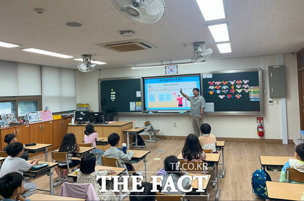 대전도시공사가 10일 지역 내 초등학생을 대상으로 ‘찾아가는 환경학교’ 교육 행사를 진행했다. /대전도시공사