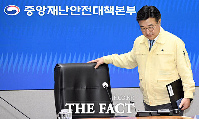 국가정보자원관리원(국정자원) 대전 본원 화재로 마비된 709개 정부 전산망 시스템 중 248개가 복구됐다. 사진은 윤호중 행정안전부 장관. /임영무 기자