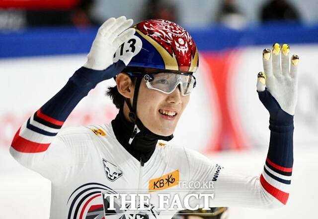 쇼트트랙 선수 임종언이 2025~26 국제빙상경기연맹 쇼트트랙 월드투어 1차 대회에서 금빛 질주에 성공했다. /AP. 뉴시스