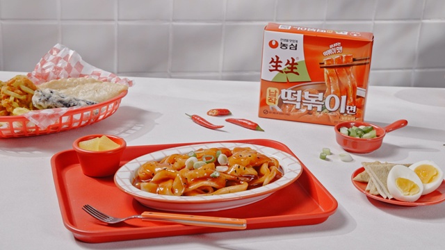 농심이 생생납작떡볶이면을 오는 14일 출시한다. /농심