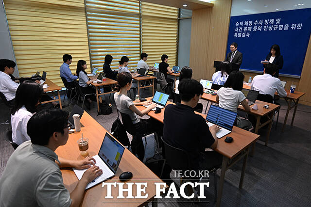 정민영 특검보가 8월 12일 오전 서울 서초구 순직해병 특검팀 사무실에서 정례 브리핑을 하고 있다. /서예원 기자