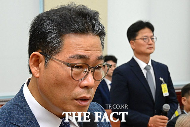 이재명 대통령이 인천 세관 마약수사 외압 의혹 수사팀에 백해룡 경정 파견을 지시한 것을 두고 경찰이 검찰 요청이 오면 파견을 검토할 것이라는 입장을 밝혔다. /국회=남윤호 기자