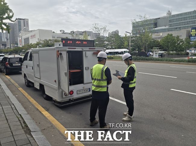수원시 대형 공사장 주변 지반 지표투과 레이더 탐사. /수원시
