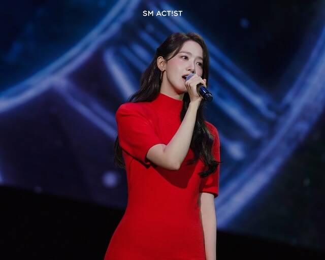 배우 임윤아가 지난 12일 마카오에서 열린 드라마 팬미팅에서 폭군의 셰프 OST 시간을 넘어 너에게로를 열창했다. /SM엔터테인먼트