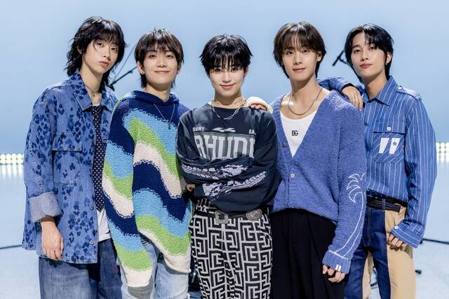 FNC엔터테인먼트 신인 밴드 하이파이유니콘이 13일 Teenage Blue(Korean ver.) 발표 쇼케이스를 개최하고 오랜만에 돌아와서 행복하다고 소감을 전했다. /FNC엔터