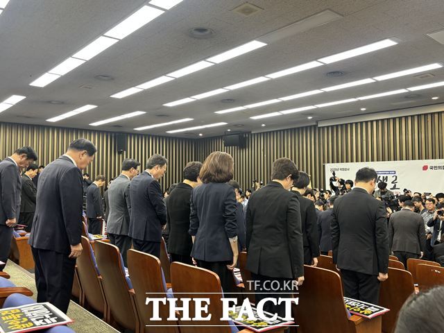 국민의힘이 13일 서울 여의도 국회에서 긴급 의원총회를 열고, 민중기 특검팀의 폭압수사에 대한 특검법의 당론 발의를 결정했다. /국회=이하린 기자