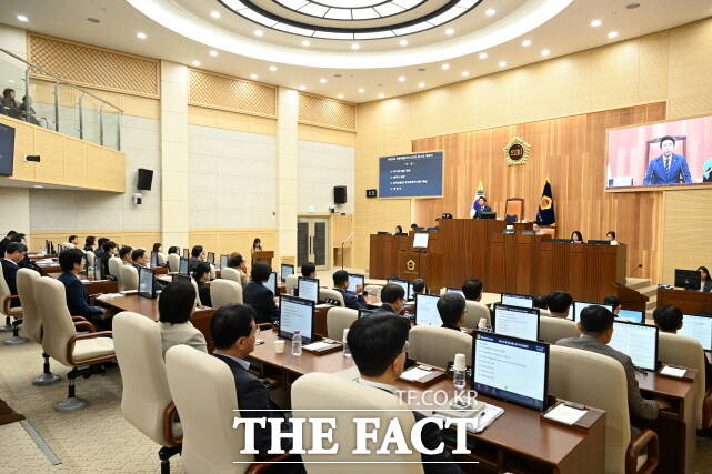 새종시의회가 13일 제101회 임시회 제1차 본회의를 열고 있다. /세종시의회