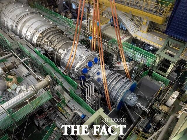 두산에너빌리티는 미국 빅테크와 380MW급 가스터빈 2기 공급계약을 체결했다. 두산에너빌리티가 개발하고 제작한 380MW급 가스터빈 제품. /두산에너빌리티