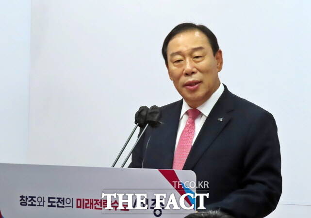 최민호 세종시장이 13일 시청 정음실에서 언론브리핑을 통해 ‘한글문화 중심도시’로서의 입지를 확고히 다졌다고 밝혔다. /김형중 기자