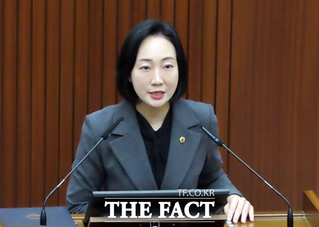 김효숙 의원이 13일 세종시의회 제101회 임시회 제1차 본회의에서 5분 자유발언을 하고 있다. /김형중 기자