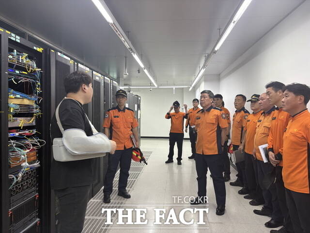 천안동남소방서는 KT 천안 CDC 에너지저장장치(ESS) 시설에 대한 현장 지도점검을 실시했다. /천안동남소방서