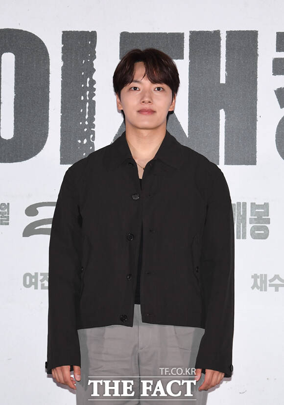 배우 여진구가 지난 12일 열린 타이베이 팬미팅에서 자필 편지를 통해 군 복무에 나선다고 밝혔다. /더팩트 DB