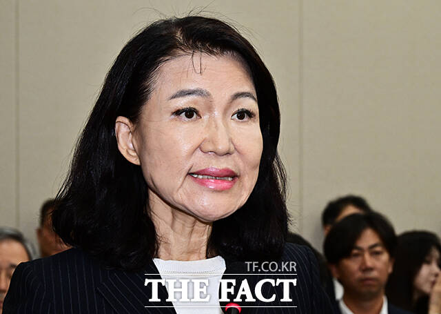 이진숙 전 방송통신위원회 위원장이 14일 오후 서울 여의도 국회 과학기술정보방송통신위원회에서 열린 방송미디어통신위원회 등에 대한 국정감사에 참석해 질의에 답변을 하고 있다. /국회=배정한 기자