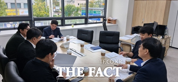 정학수 대전지방조달청장이 14일 중소기업중앙회 대전세종지역본부를 방문해 중소기업 지원정책을 공유하고 협력방안에 대해 논의했다. /대전지방조달청