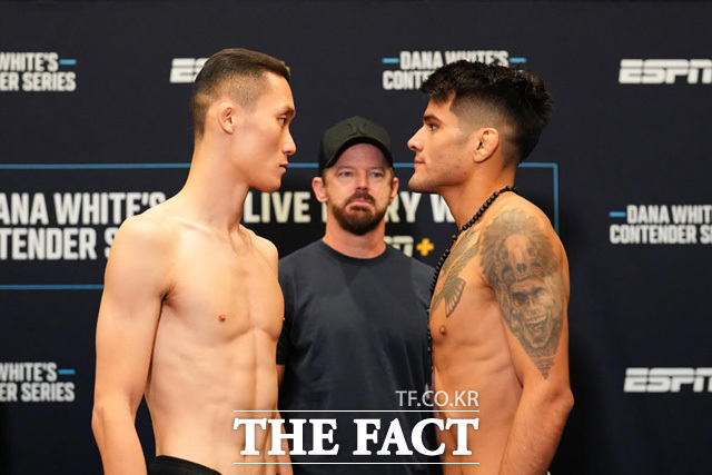 밴텀급(61.2kg) 파이터 권원일(30, 왼쪽)은 15일 미국 네바다주 라스베이거스 UFC 에이펙스에서 열리는 데이나 화이트의 컨텐더 시리즈(DWCS) 시즌 9 에피소드 10 제5 경기에서 멕시코 단체 룩스 파이트 리그(LFL) 밴텀급 챔피언 ‘페가호소’ 후안 디아스(27∙페루)와 맞붙는다. /UFC