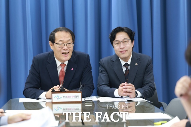 좌측부터 이준승 부산시 행정부시장과 김태효 부산시의원. /부산시