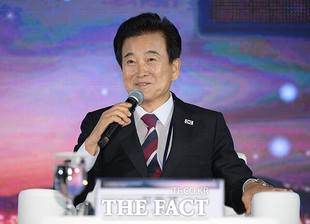 통일부는 조직 개편을 통해 장관 직속의 한반도정책경청단을 신설한다. 지난달 19일 경기도 파주시 캠프그리브스역사공원에서 열린 9.19 평양공동선언·남북군사합의 7주년 기념식에 참석해 발언하는 정동영 장관. /장윤석 기자